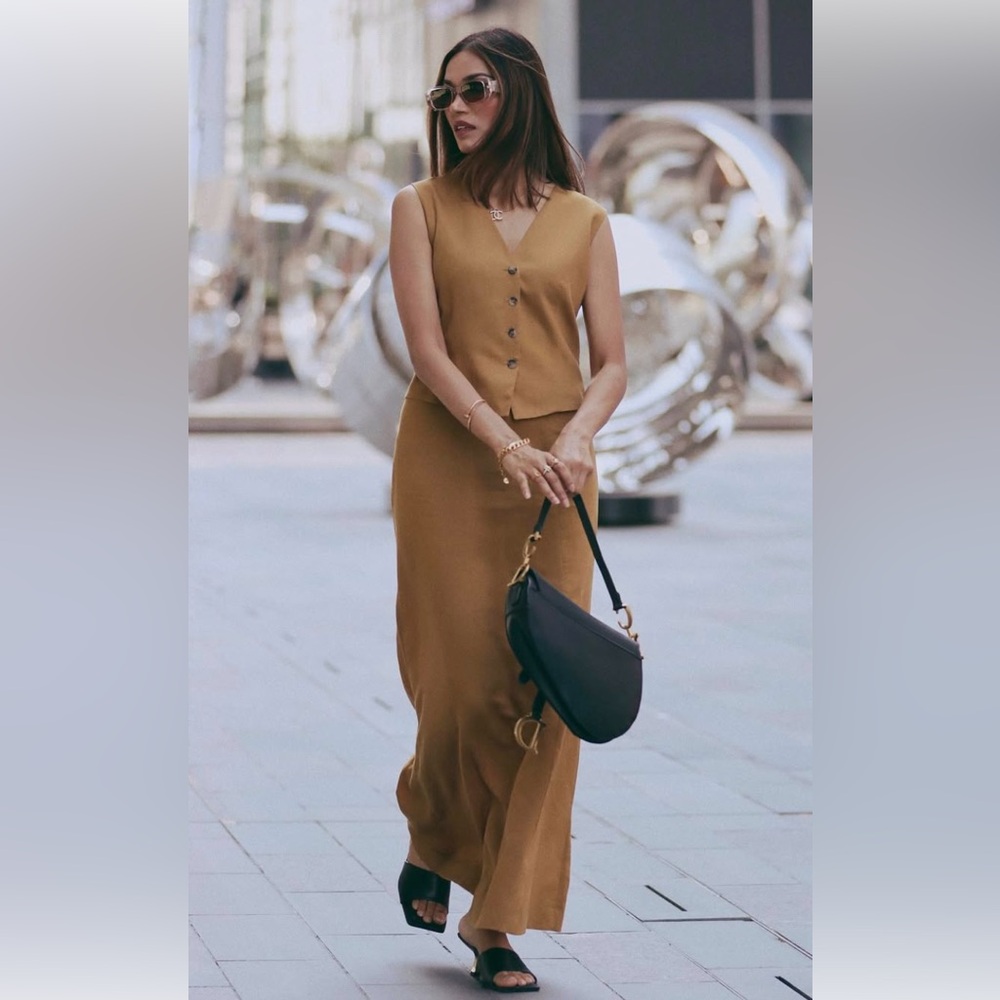 NWT Linen Blend Skirt